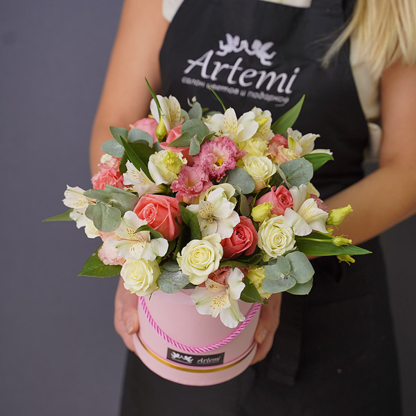 Купить цветы «Цилиндр №31» с доставкой в Набережных Челнах в магазине цветов«Artemi»